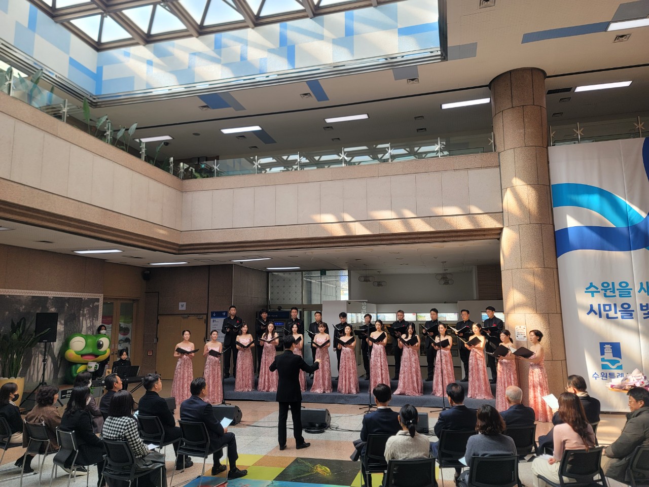 20230214 수원시청 로비콘서트-1.jpg