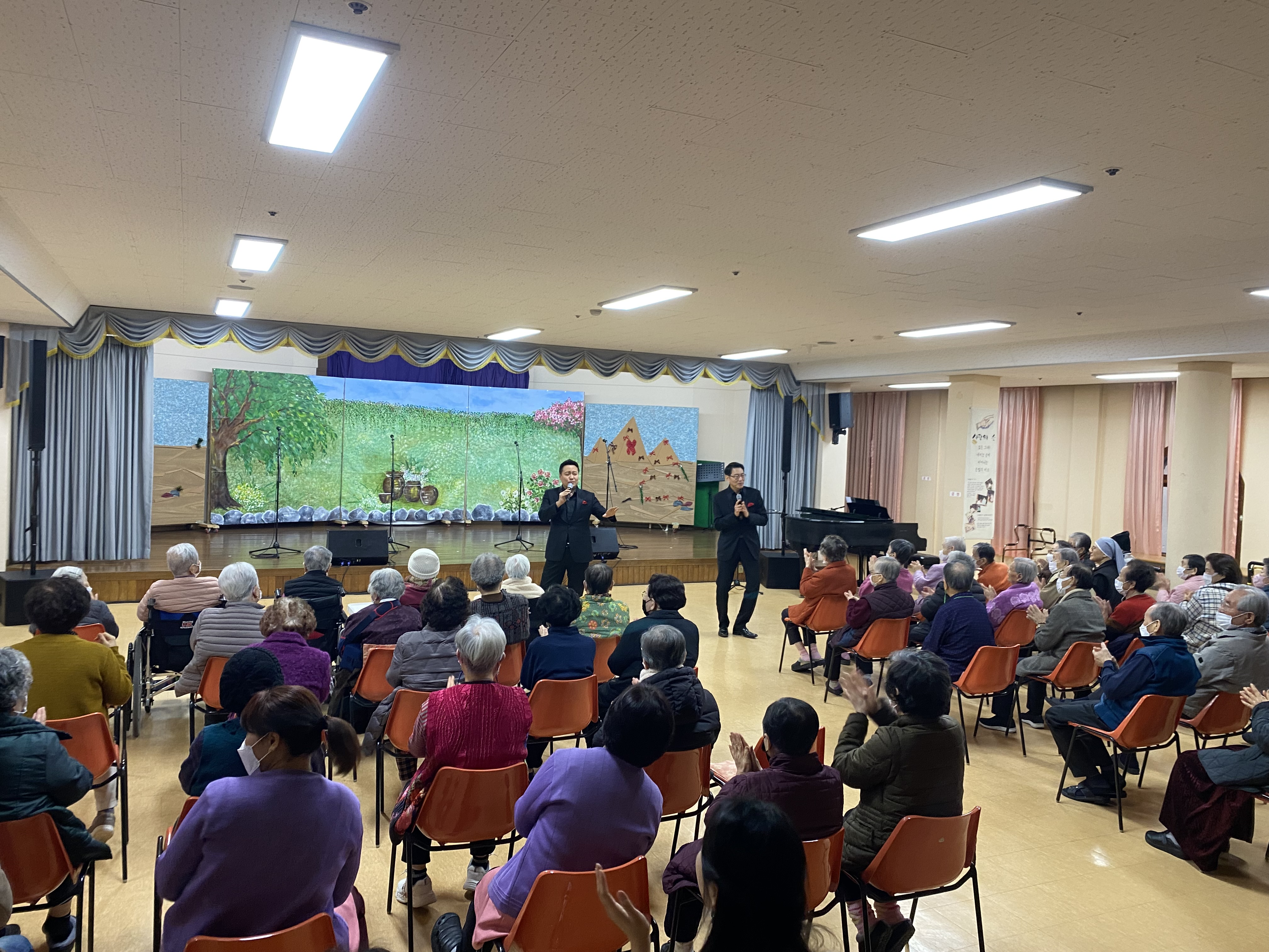 20240205 찾아가는 예술무대 – 평화의 모후원-4.jpg